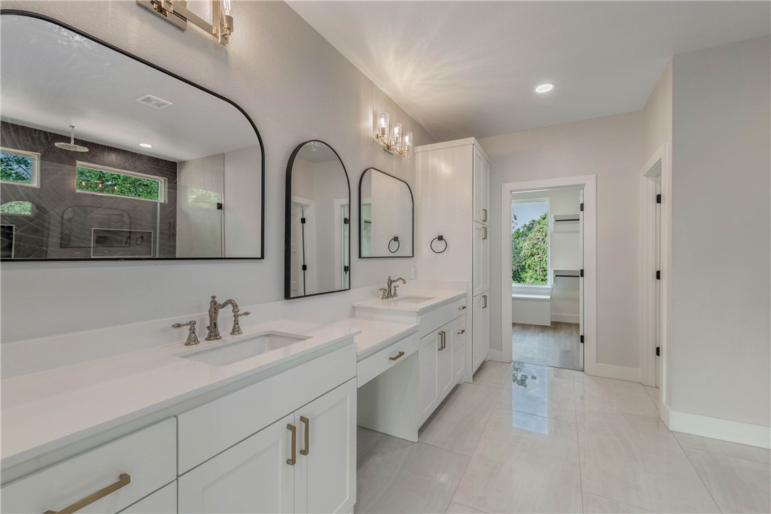 Franklin, Texas, 77856, United States, 4 Bedrooms Bedrooms, ,4 BathroomsBathrooms,Residential,For Sale,1880577