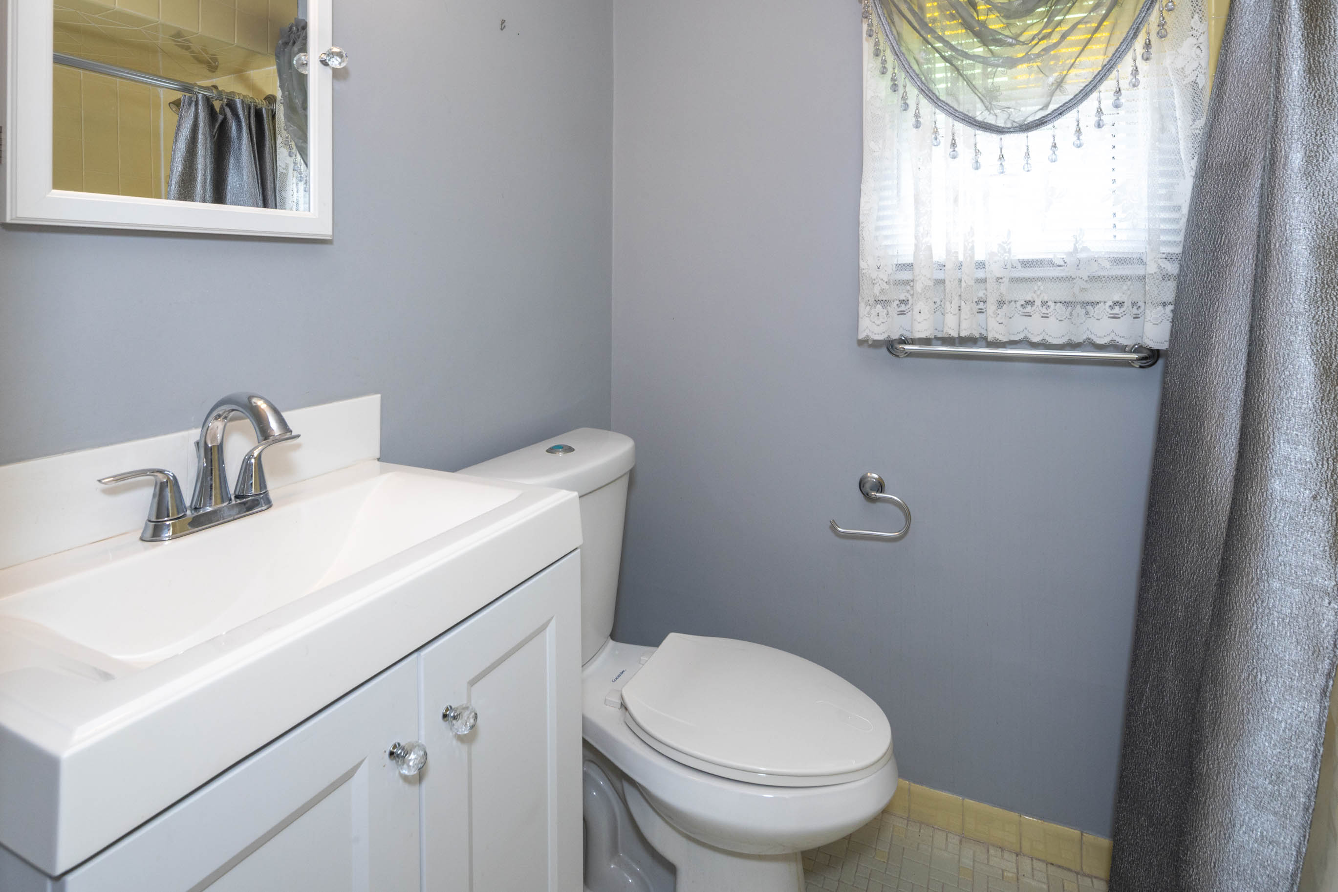 South Amboy, New Jersey, 08879, United States, 4 Bedrooms Bedrooms, ,2 BathroomsBathrooms,Residential,For Sale,1909705