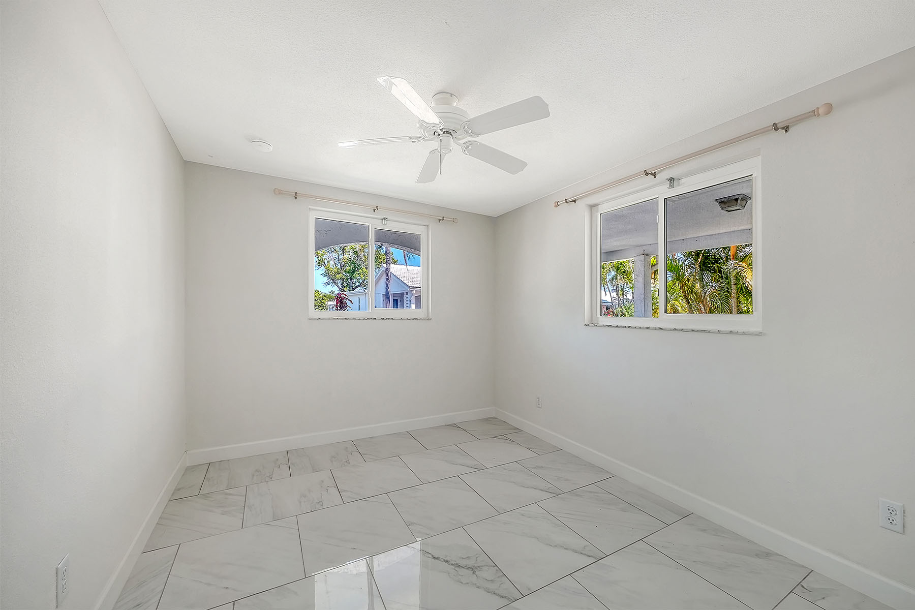  SPANISH MAIN YACHT CLUB CONDO - 物件實景