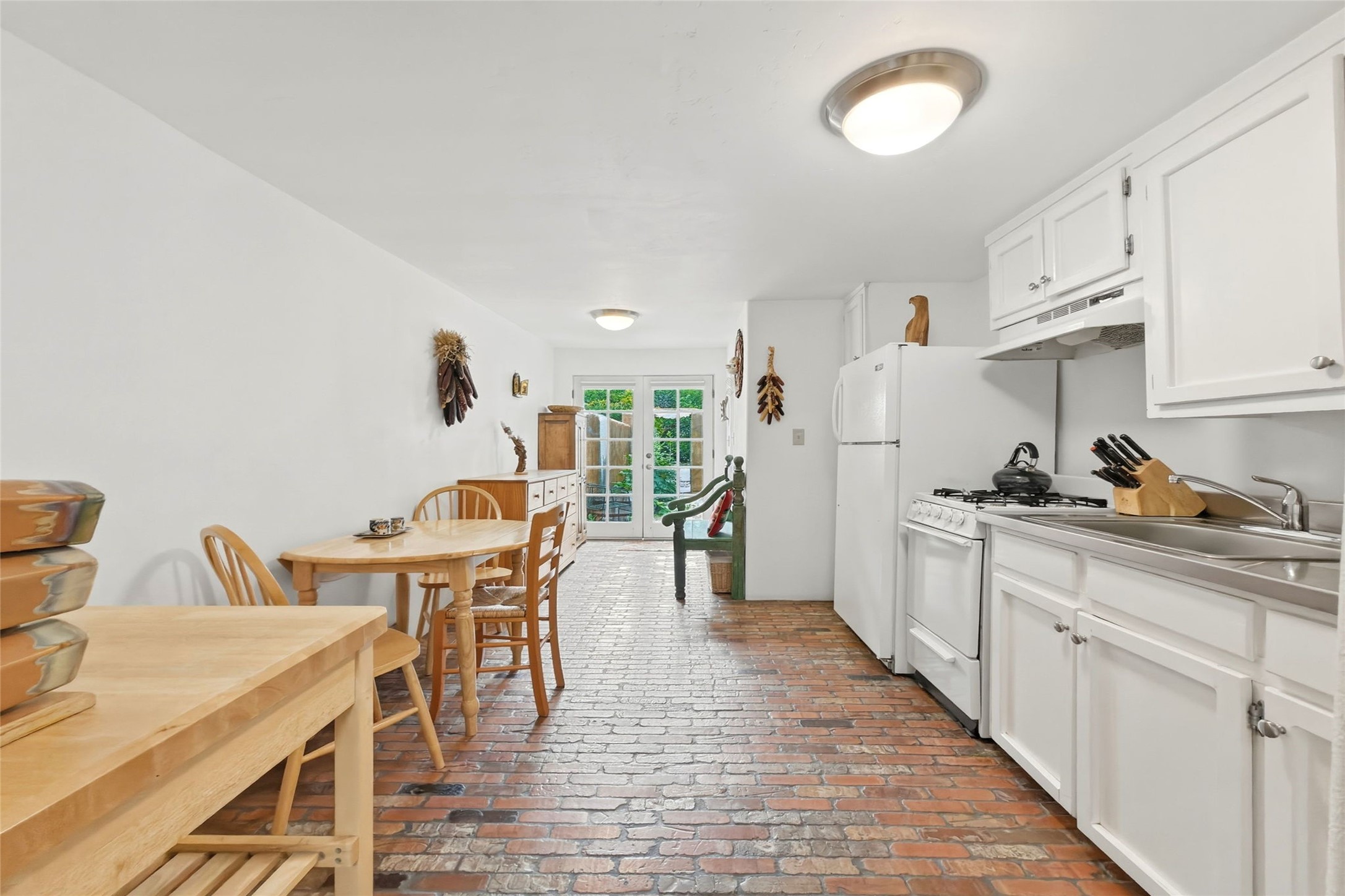  216 E Santa Fe Avenue - 物件實景