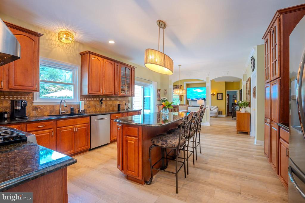 Monroe Township, New Jersey, 08831, United States, 5 Bedrooms Bedrooms, ,4 BathroomsBathrooms,Residential,For Sale,1895133