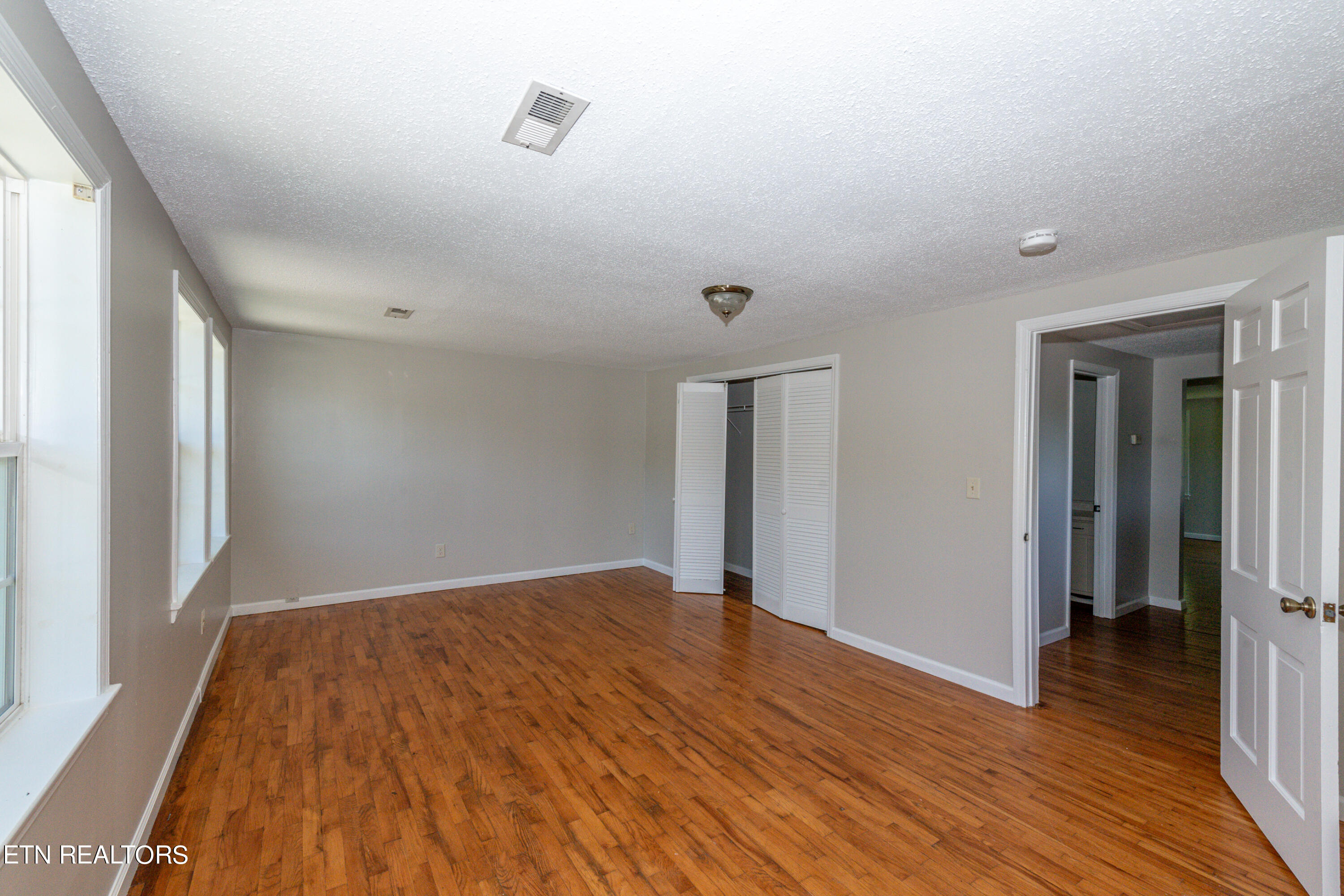 Townsend, Tennessee, 37882, United States, 3 Bedrooms Bedrooms, ,2 BathroomsBathrooms,Residential,For Sale,1984041