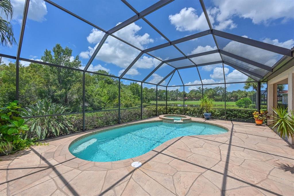 Bradenton, Florida, 34212, United States, 3 Bedrooms Bedrooms, ,2 BathroomsBathrooms,Residential,For Sale,1906883