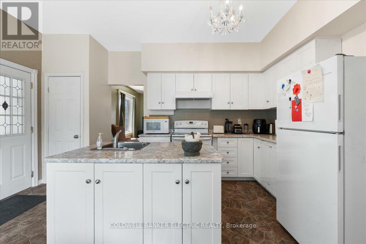 TRENT HILLS (CAMPBELLFORD), Ontario, K0L 1L0, CA, 3 Bedrooms Bedrooms, ,1 BathroomBathrooms,Residential,For Sale,1883318