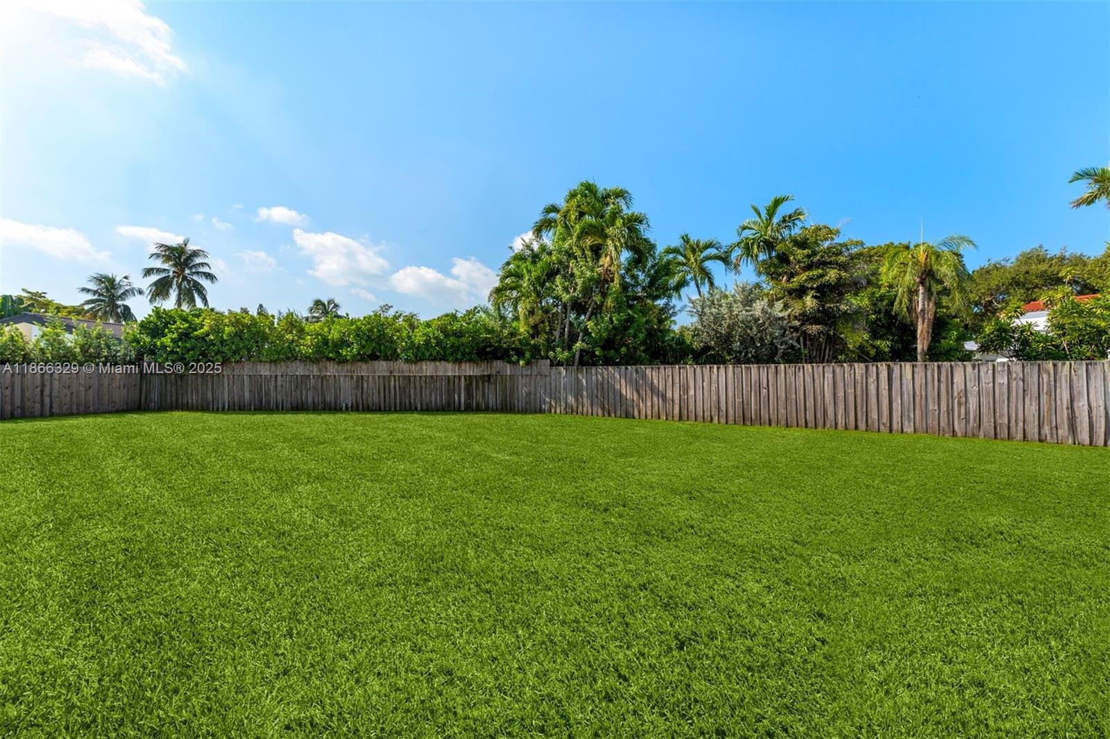 Miami Beach, Florida, 33140, United States, 3 Bedrooms Bedrooms, ,2 BathroomsBathrooms,Residential,For Sale,1934201