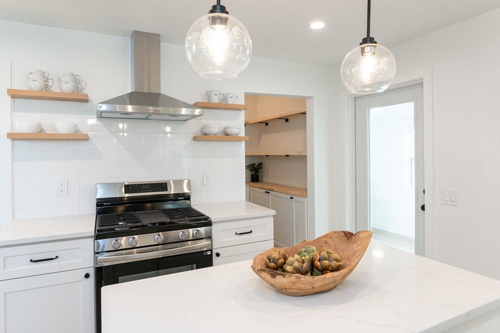 Haverhill, Massachusetts, 01830, United States, 4 Bedrooms Bedrooms, ,2 BathroomsBathrooms,Residential,For Sale,1991718