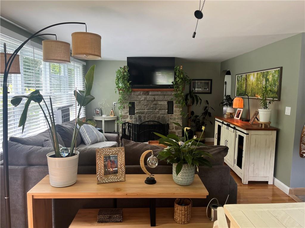 Bristol, Rhode Island, 02809, United States, 3 Bedrooms Bedrooms, ,1 BathroomBathrooms,Residential,For Sale,2002471