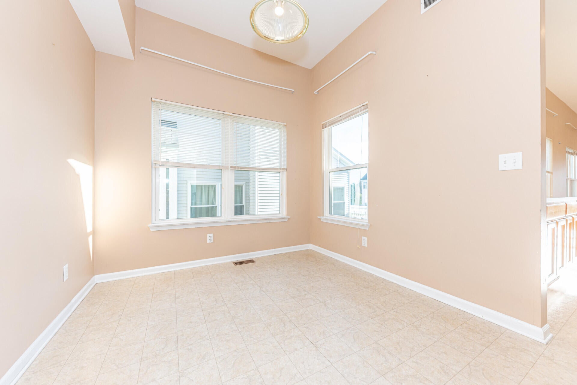 Ann Arbor, Michigan, 48103, United States, 4 Bedrooms Bedrooms, ,3 BathroomsBathrooms,Residential,For Sale,1991592