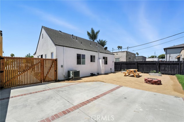 Los Angeles, California, 90047, United States, 2 Bedrooms Bedrooms, ,2 BathroomsBathrooms,Residential,For Sale,1935567
