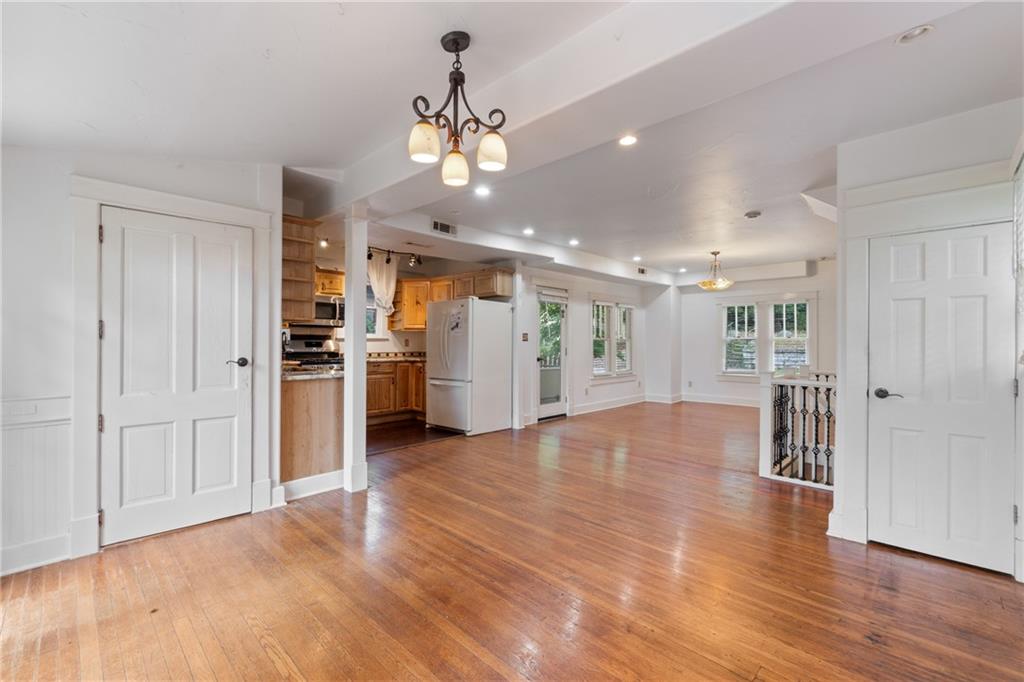 Eureka Springs, Arkansas, 752632, United States, 2 Bedrooms Bedrooms, ,3 BathroomsBathrooms,Residential,For Sale,1980182