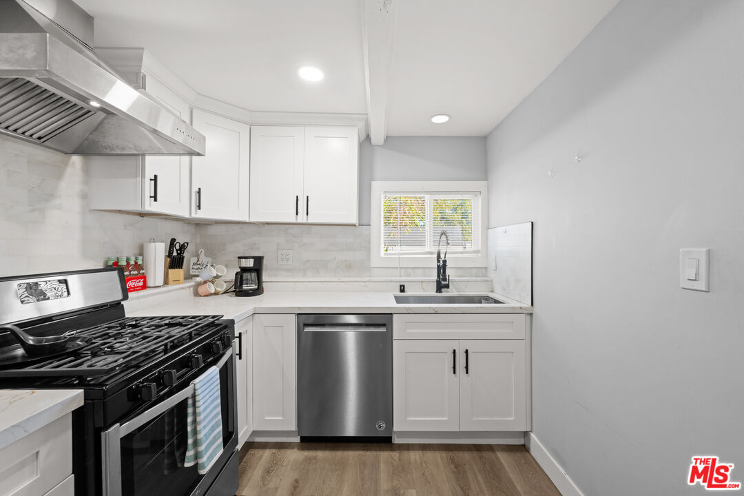 Los Angeles, California, 90042, United States, 3 Bedrooms Bedrooms, ,Residential,For Sale,2001820