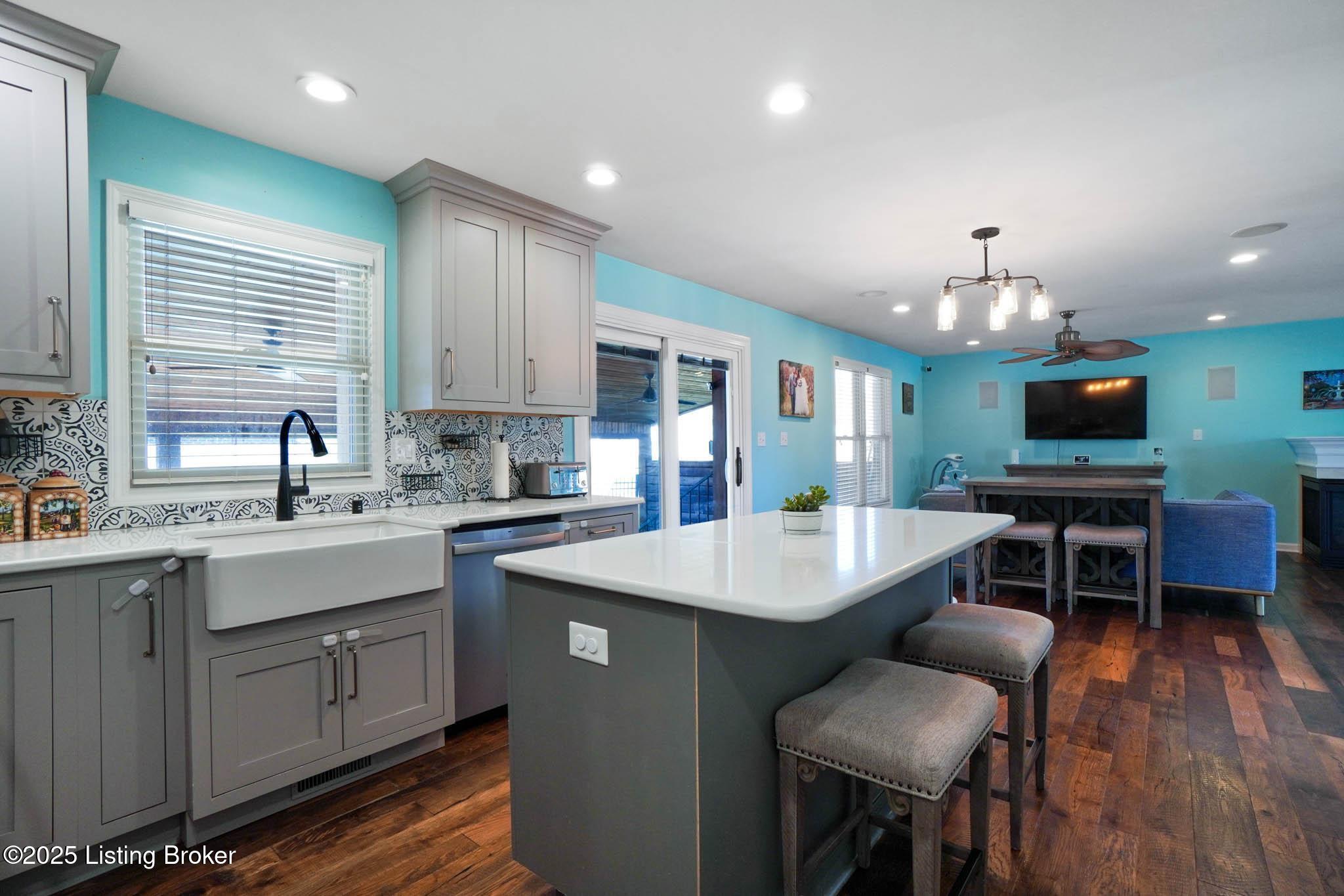 Louisville, Kentucky, 40299, United States, 3 Bedrooms Bedrooms, ,4 BathroomsBathrooms,Residential,For Sale,2000684