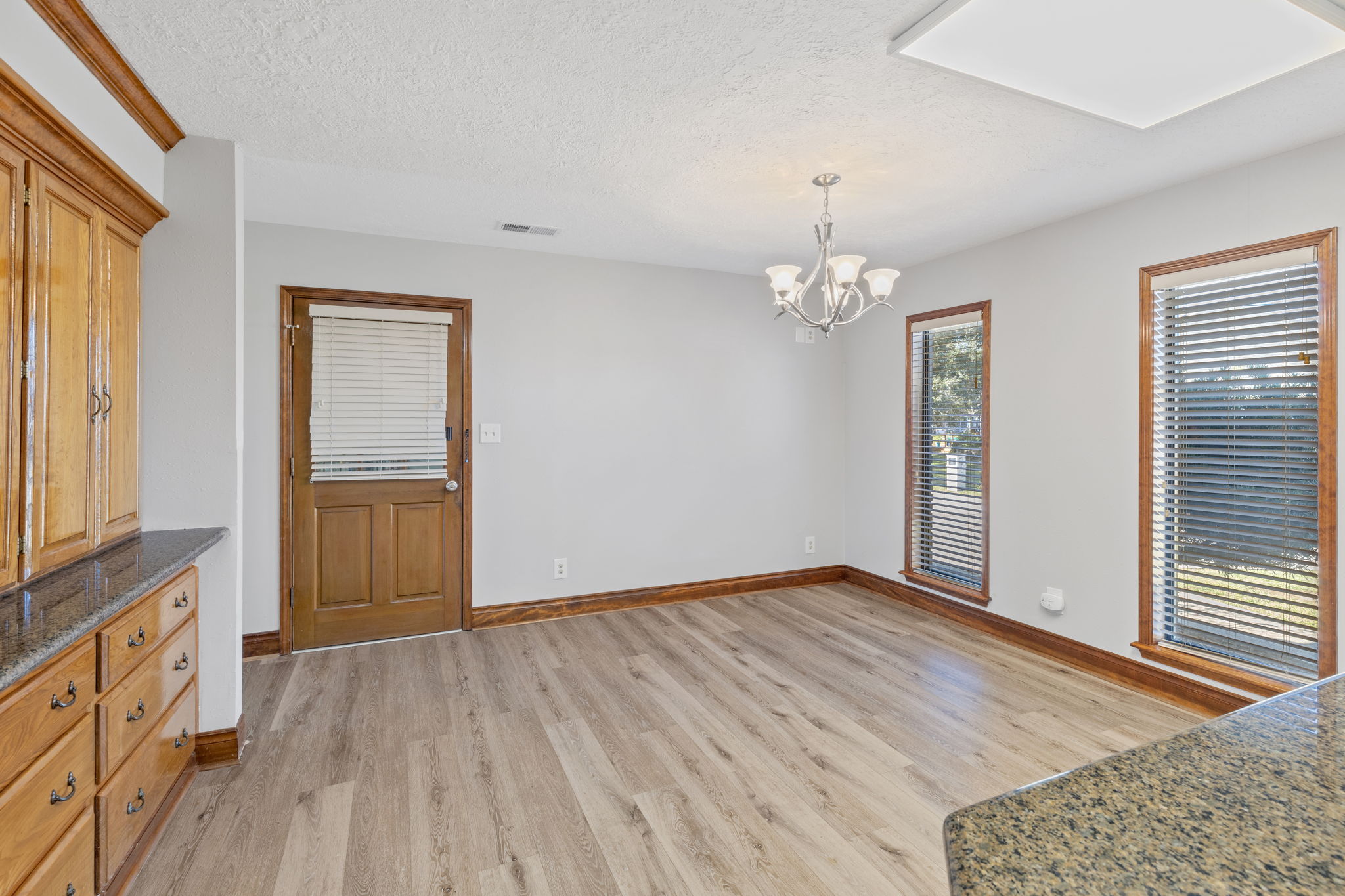 Lake Charles, Louisiana, 70601, United States, 4 Bedrooms Bedrooms, ,3 BathroomsBathrooms,Residential,For Sale,2005290