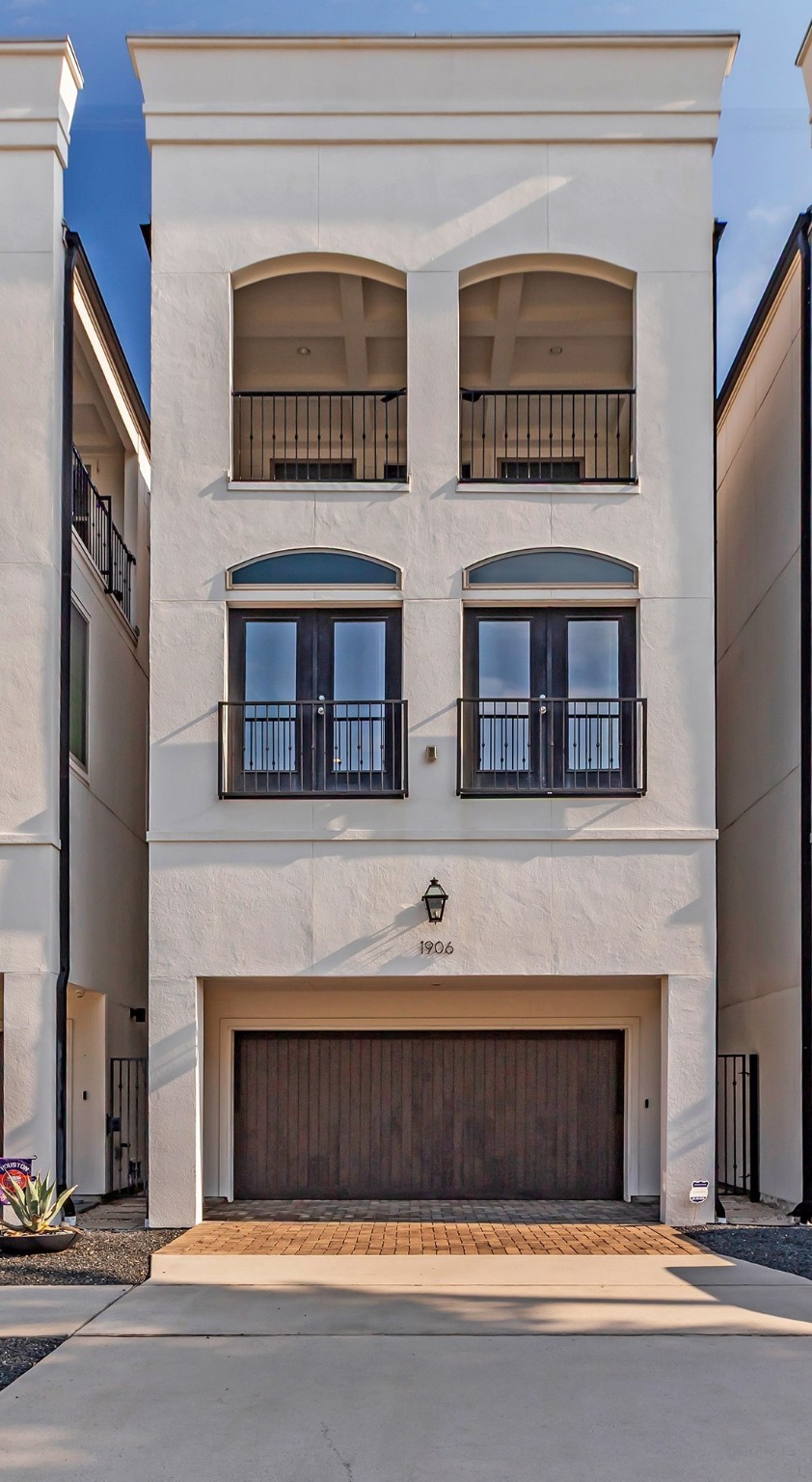 Houston, Texas, 77008, United States, 4 Bedrooms Bedrooms, ,4 BathroomsBathrooms,Residential,For Sale,1989556