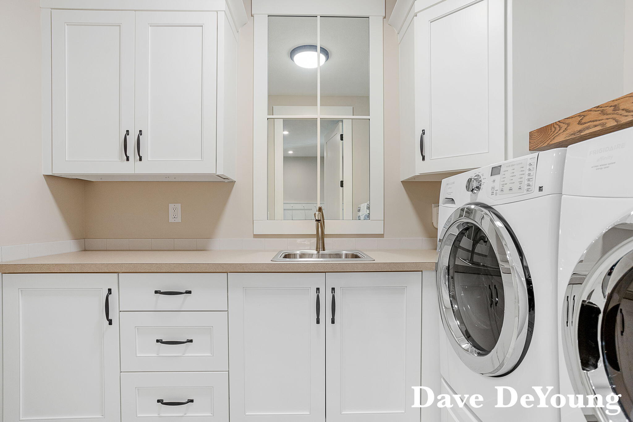 Holland, Michigan, 49424, United States, 3 Bedrooms Bedrooms, ,3 BathroomsBathrooms,Residential,For Sale,1986550