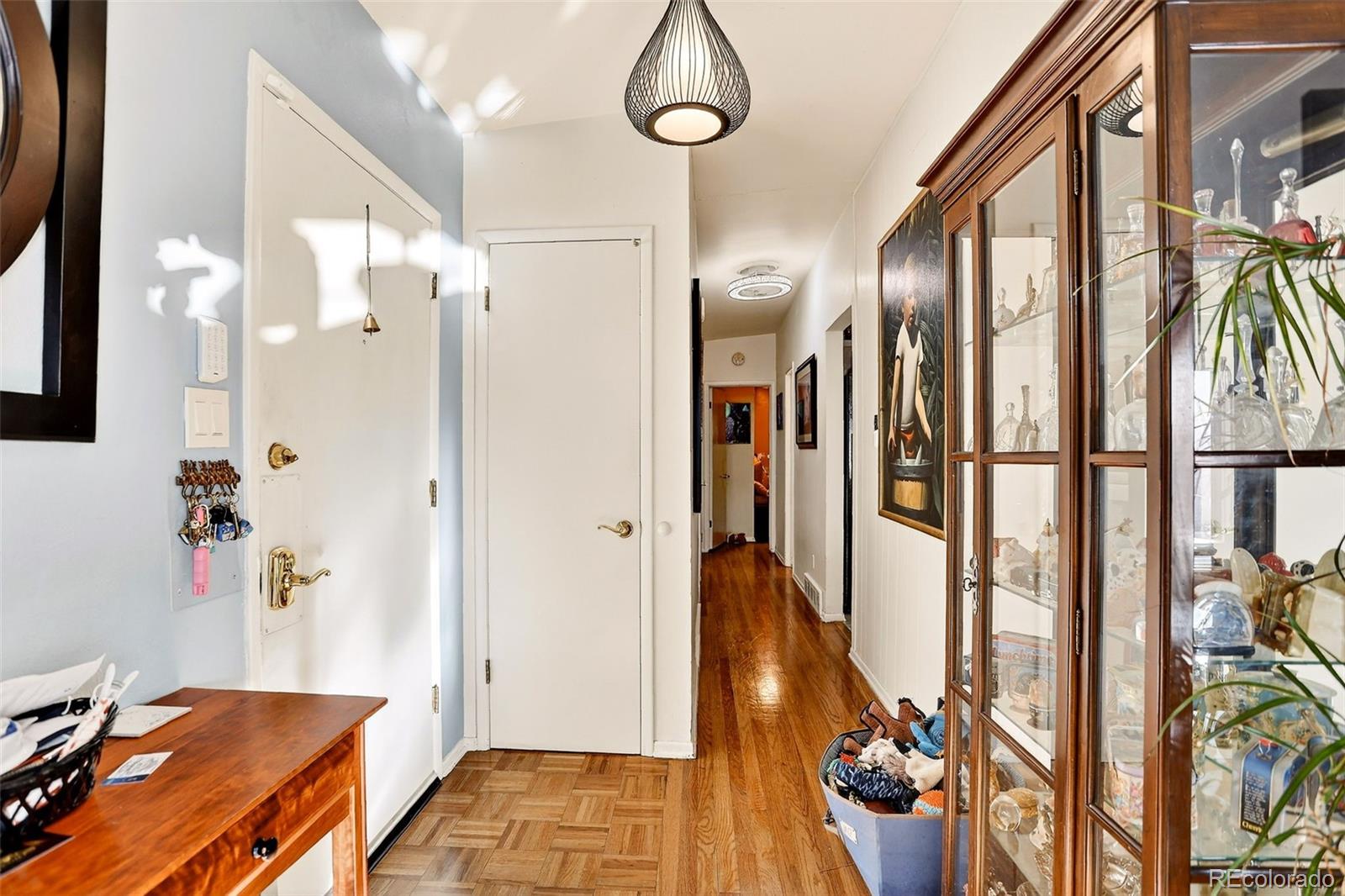 Littleton, Colorado, 80120, United States, 4 Bedrooms Bedrooms, ,1 BathroomBathrooms,Residential,For Sale,1988152