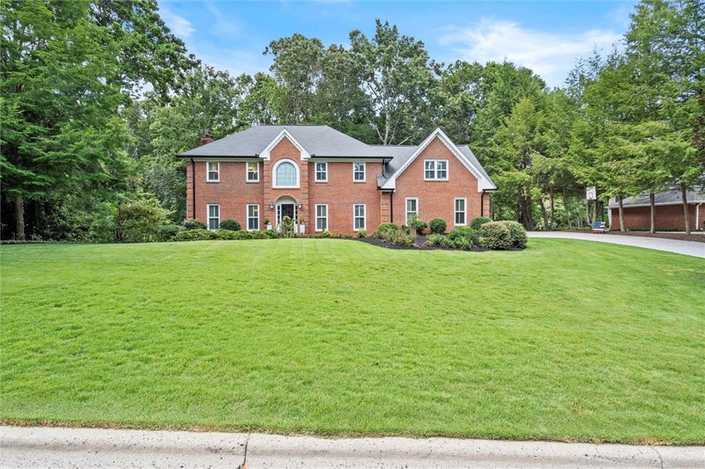 Roswell, Georgia, 30075, United States, 5 Bedrooms Bedrooms, ,5 BathroomsBathrooms,Residential,For Sale,1903038