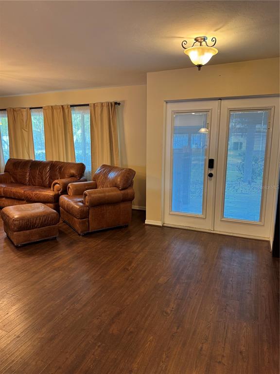 Sarasota, Florida, 34235, United States, 4 Bedrooms Bedrooms, ,3 BathroomsBathrooms,Residential,For Sale,1883388