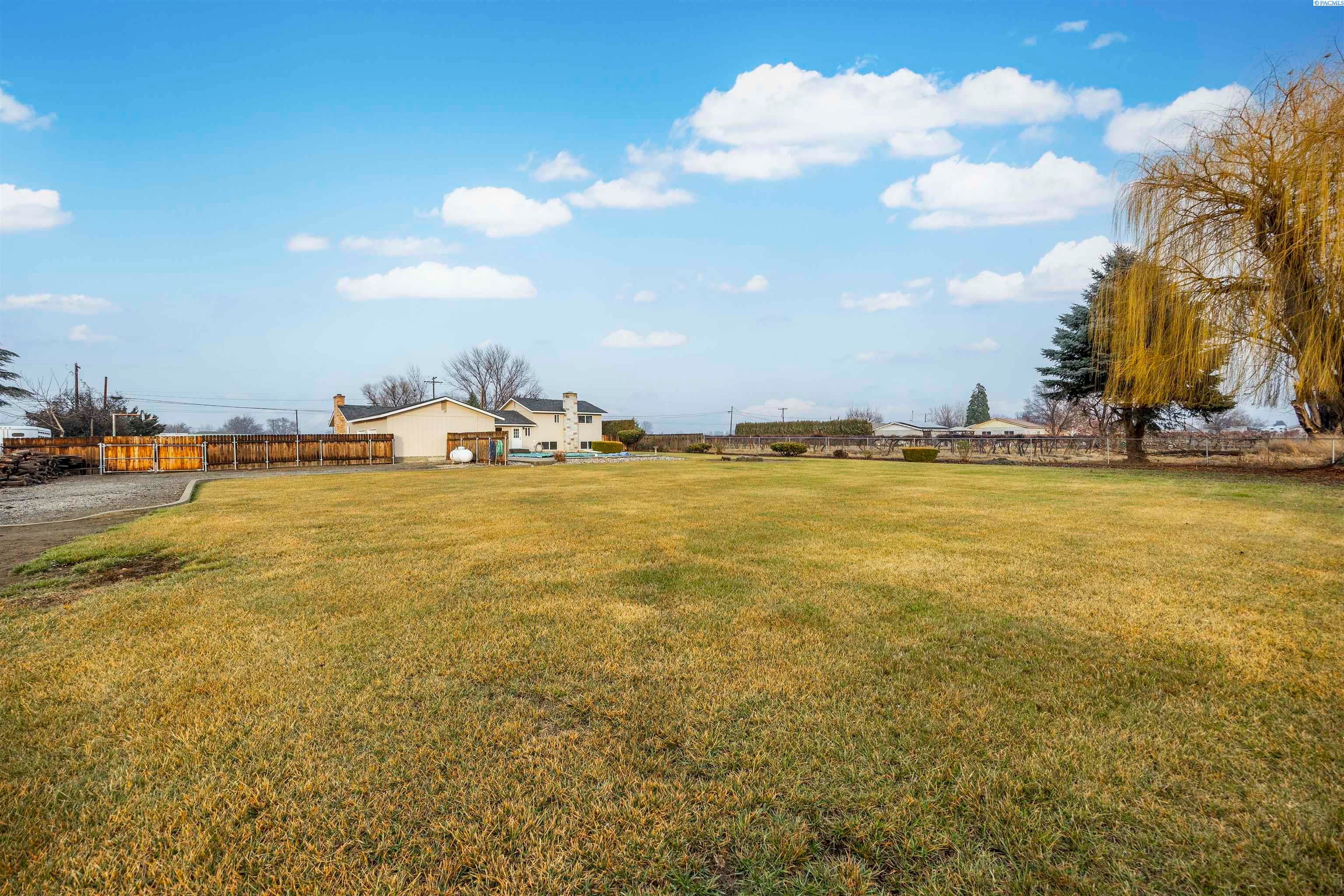 Grandview, Washington, 98930, United States, 4 Bedrooms Bedrooms, ,3 BathroomsBathrooms,Residential,For Sale,2007847