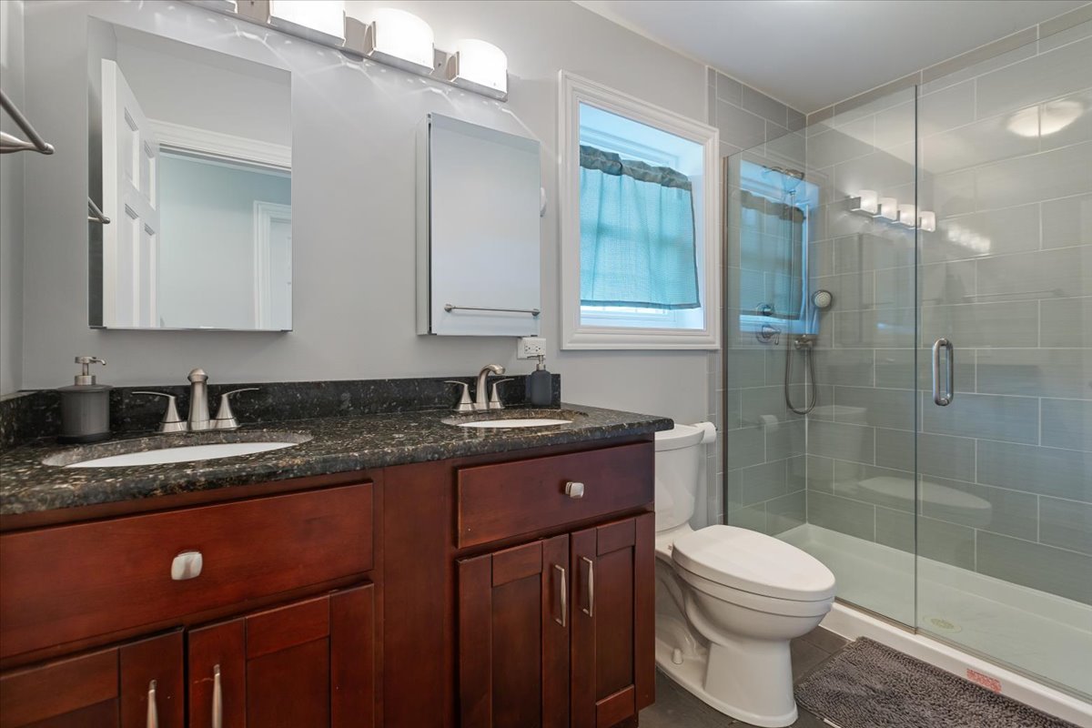 Lombard, Illinois, 60148, United States, 4 Bedrooms Bedrooms, ,4 BathroomsBathrooms,Residential,For Sale,1900568