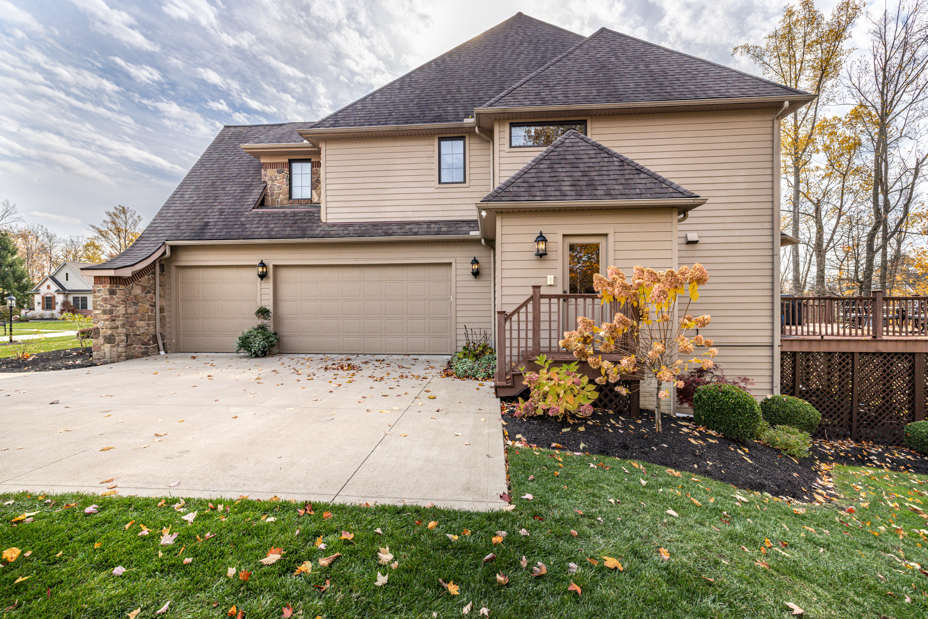 Strongsville, Ohio, 44136, United States, 4 Bedrooms Bedrooms, ,5 BathroomsBathrooms,Residential,For Sale,1988624