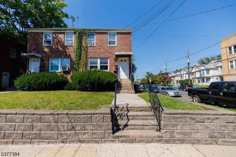Elizabeth City, New Jersey, 07202-3304, United States, 6 Bedrooms Bedrooms, ,4 BathroomsBathrooms,Residential,For Sale,1943263