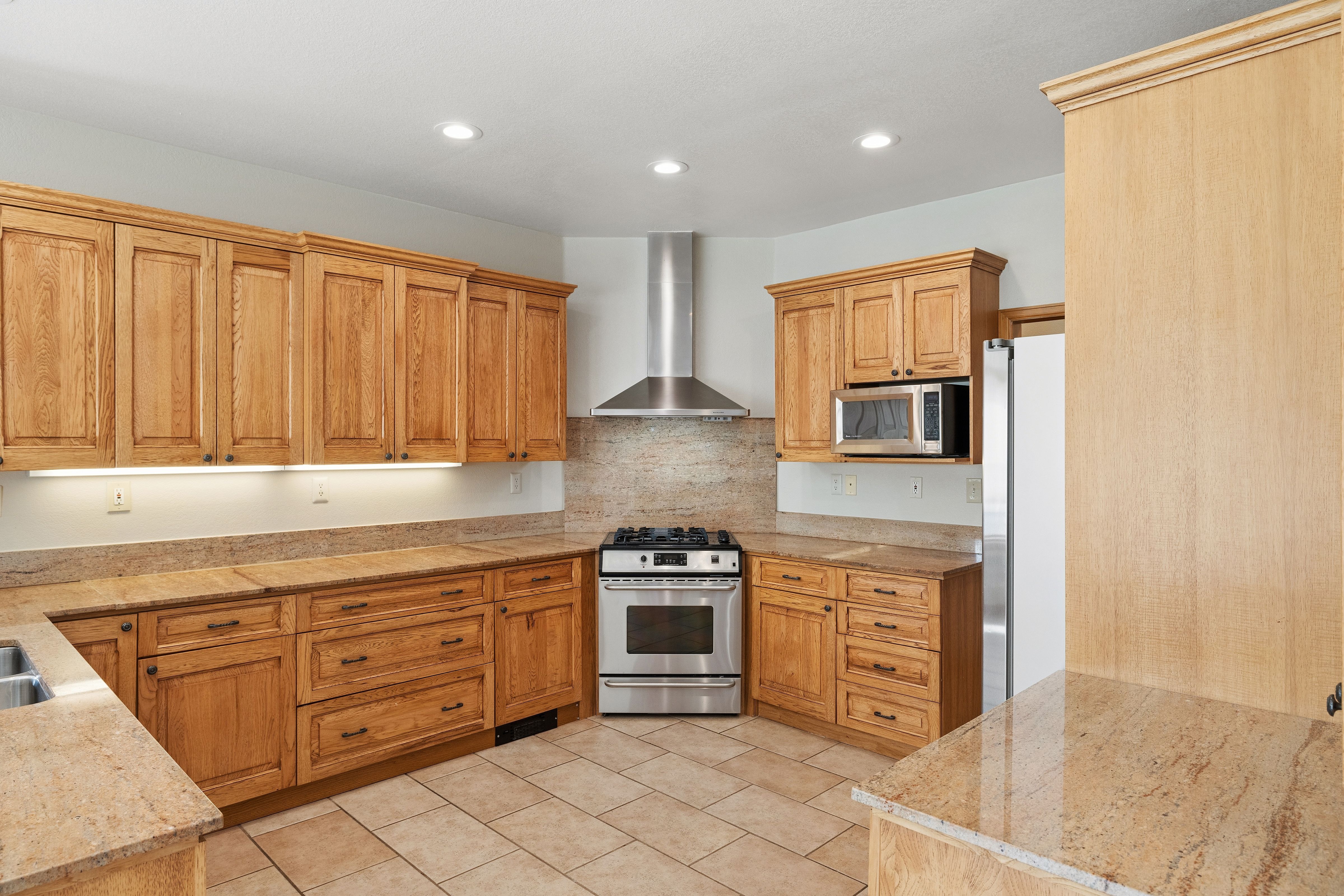  refined expression meets colorado living against a backdrop  of mountain views - 物件實景