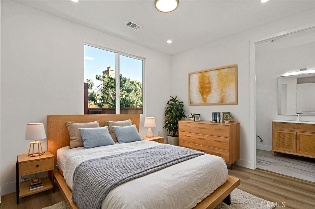 Fullerton, California, 92833, United States, 6 Bedrooms Bedrooms, ,4 BathroomsBathrooms,Residential,For Sale,1979244