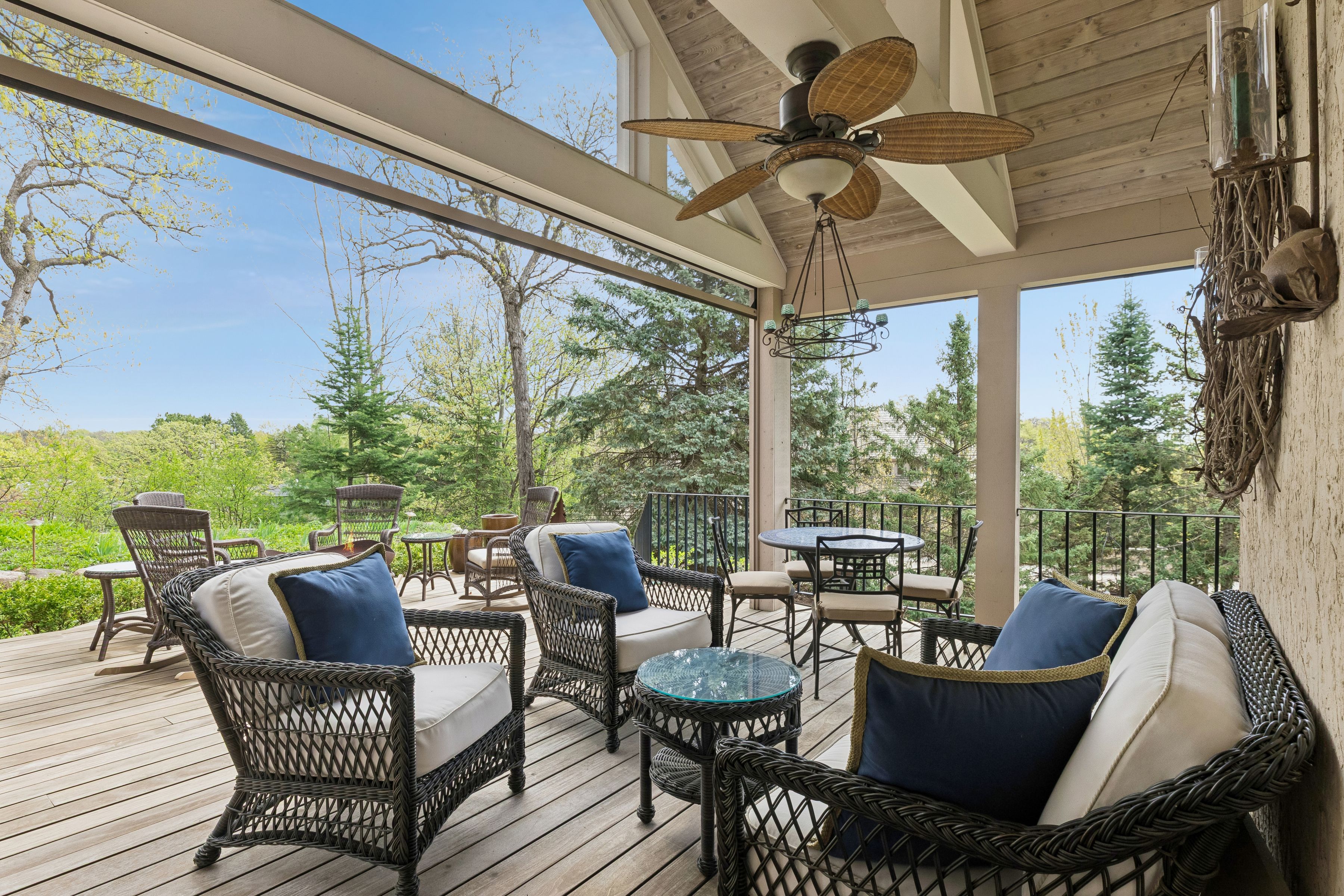  Graceful Executive Living in a Serene Edina Setting - 物件實景