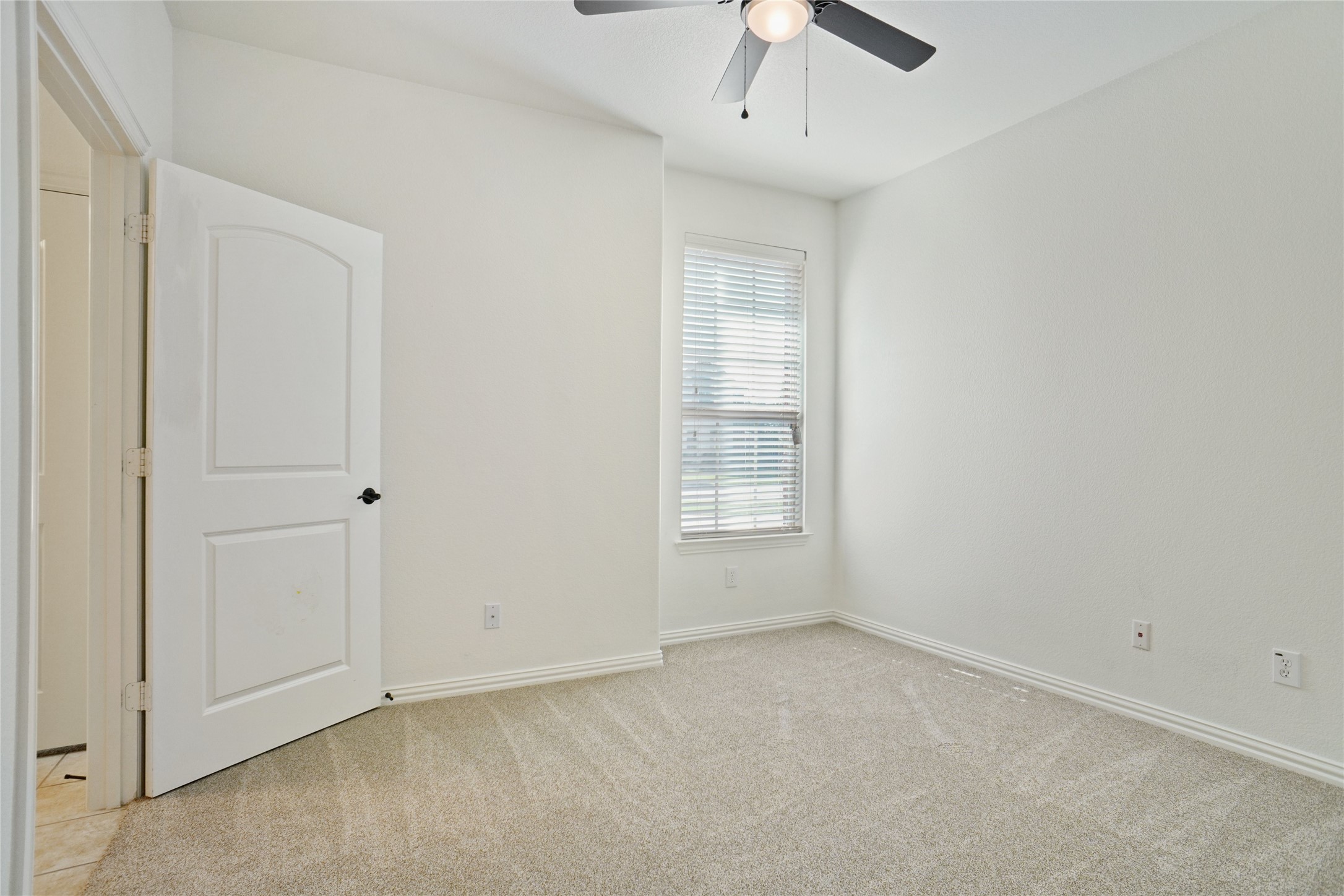 North Richland Hills, Texas, 76182, United States, 4 Bedrooms Bedrooms, ,3 BathroomsBathrooms,Residential,For Sale,1970443