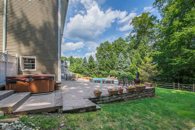 230 Hilltop Ct, Pompton Lakes Boro, New Jersey, 07442, United States, 4 Bedrooms Bedrooms, ,3 BathroomsBathrooms,Residential,For Sale,230 Hilltop Ct,1459430