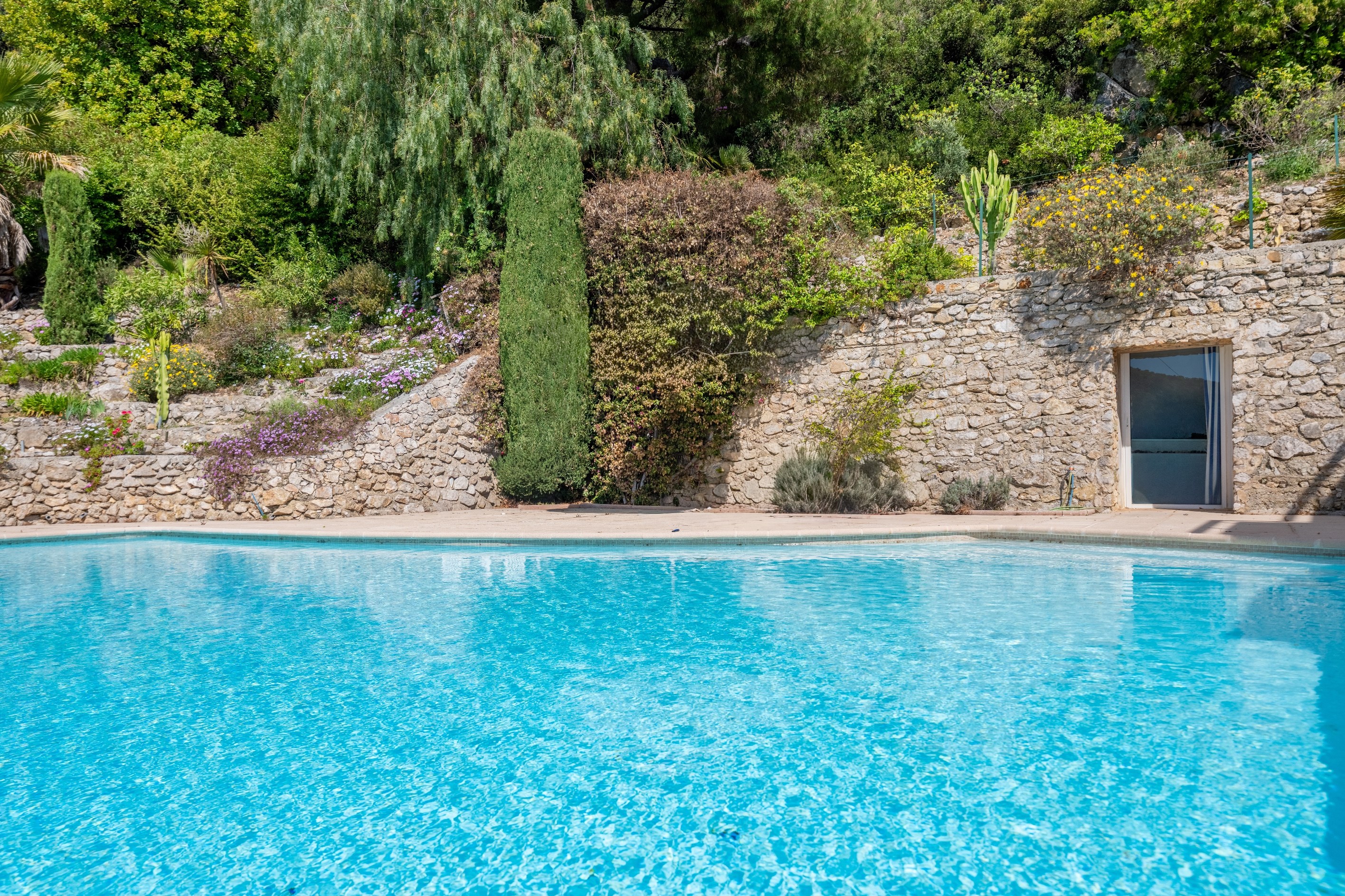  Sea view villa for sale in a private gated estate in Èze near Monaco - 物件實景