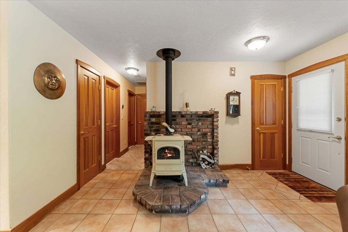 Mt Shasta, California, 96067, United States, 3 Bedrooms Bedrooms, ,2 BathroomsBathrooms,Residential,For Sale,1929082