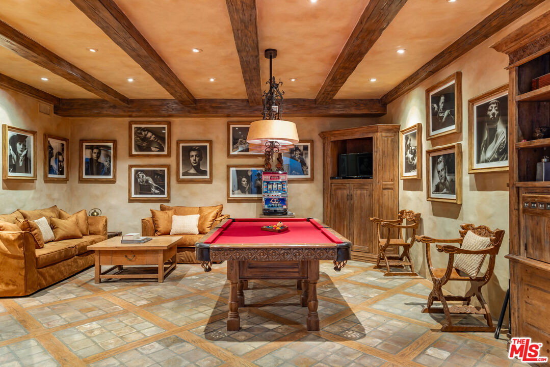 Beverly Hills, California, 90210, United States, 7 Bedrooms Bedrooms, ,9 BathroomsBathrooms,Residential,For Sale,1933482