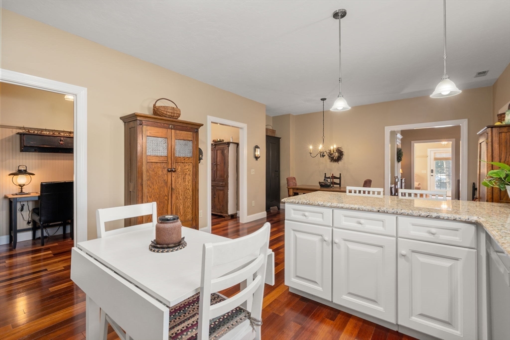 Uxbridge, Massachusetts, 01569, United States, 2 Bedrooms Bedrooms, ,2 BathroomsBathrooms,Residential,For Sale,2006333