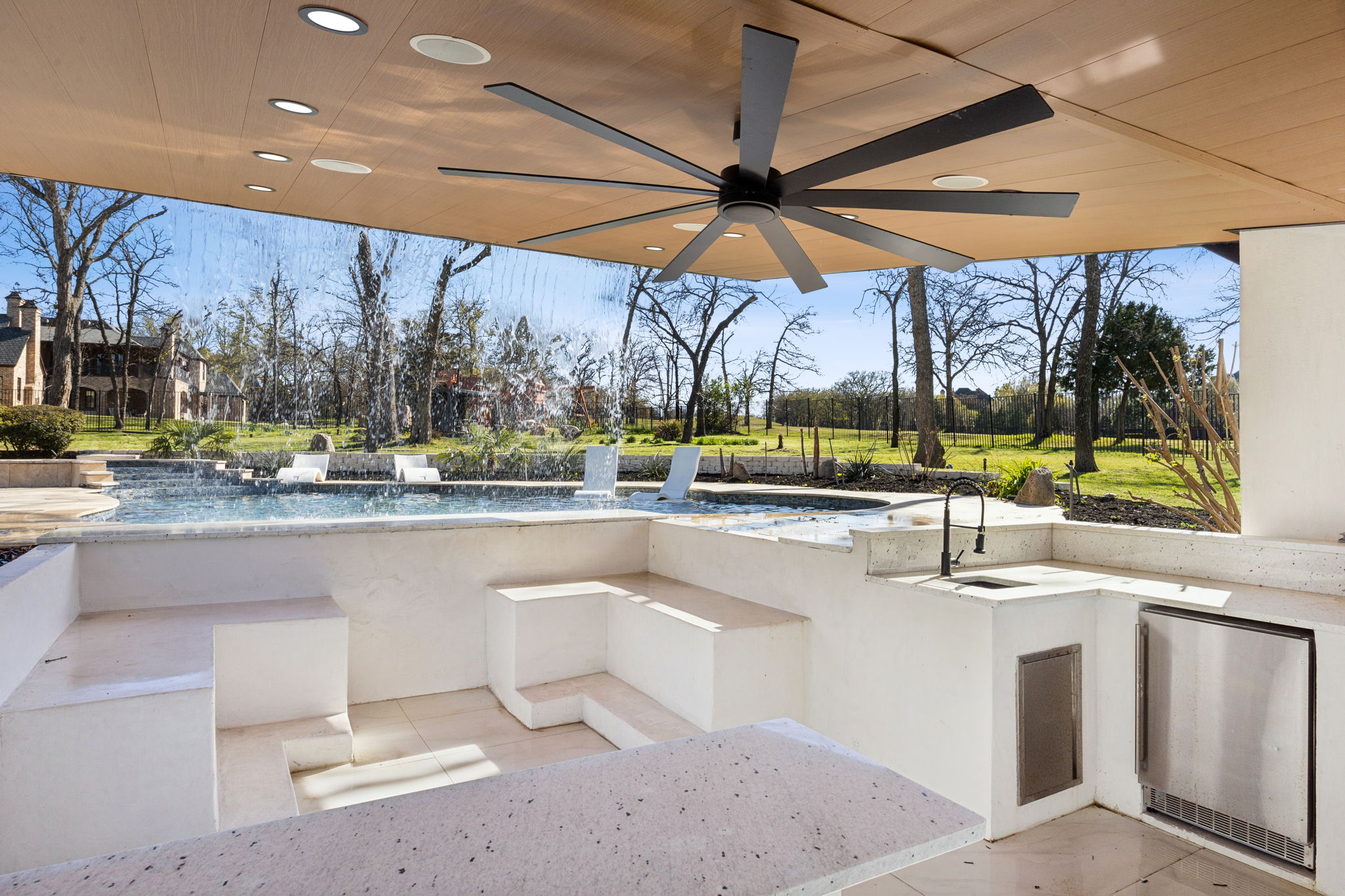  6001 Pine Valley Drive - 物件實景