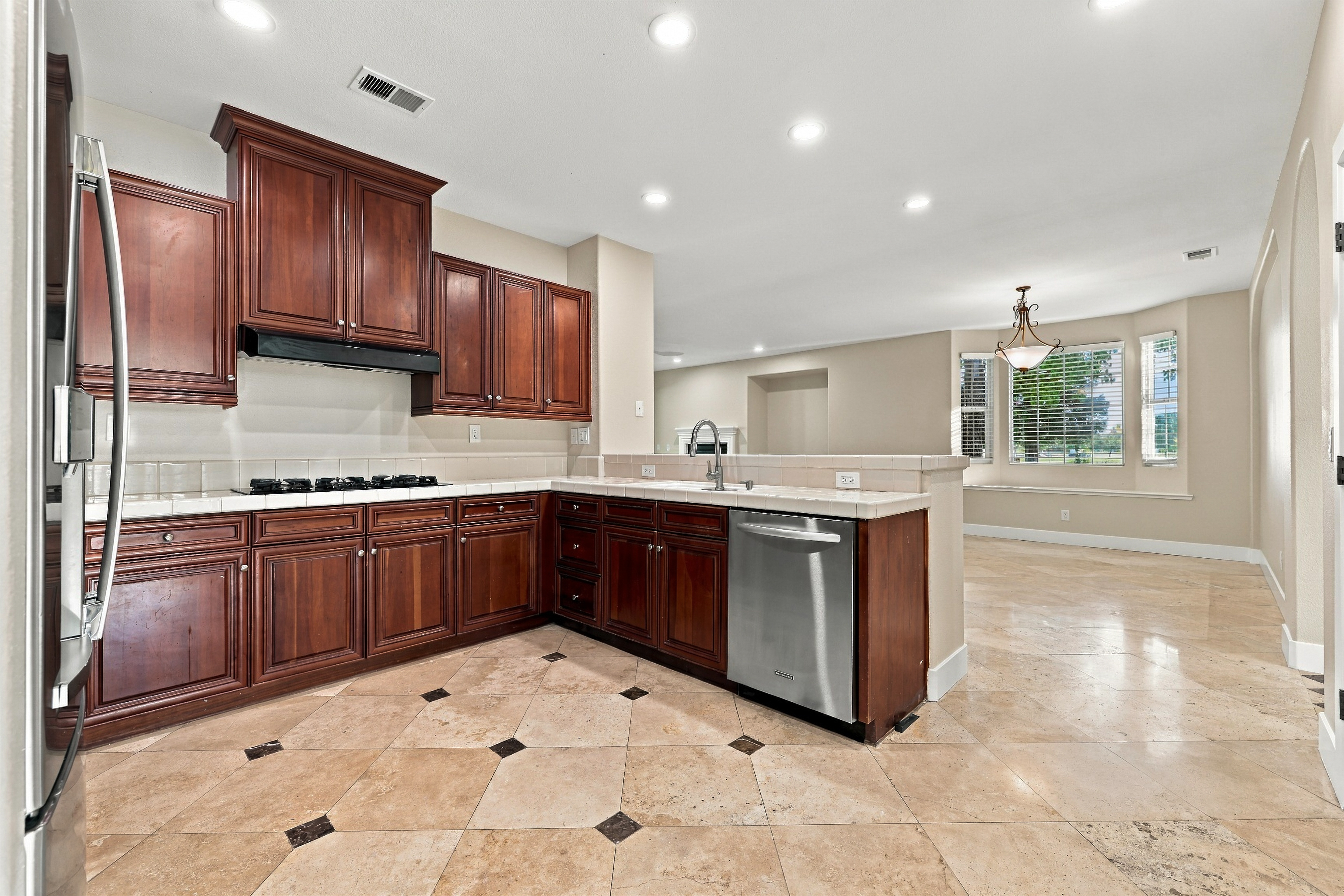  5602 Pop Becker Street, Sacramento, CA 95835 - 物件實景