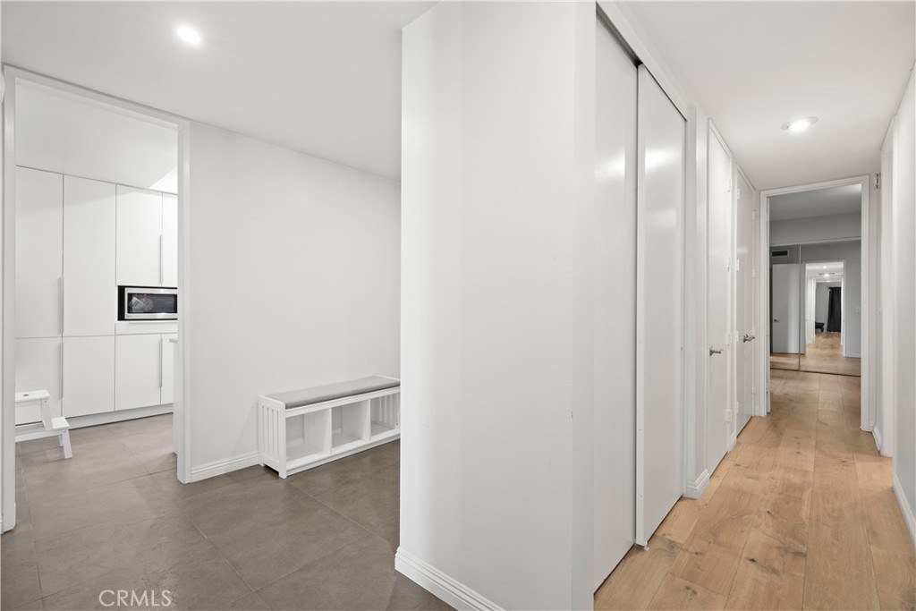 Beverly Hills, California, 90212, United States, 2 Bedrooms Bedrooms, ,2 BathroomsBathrooms,Residential,For Sale,1912615