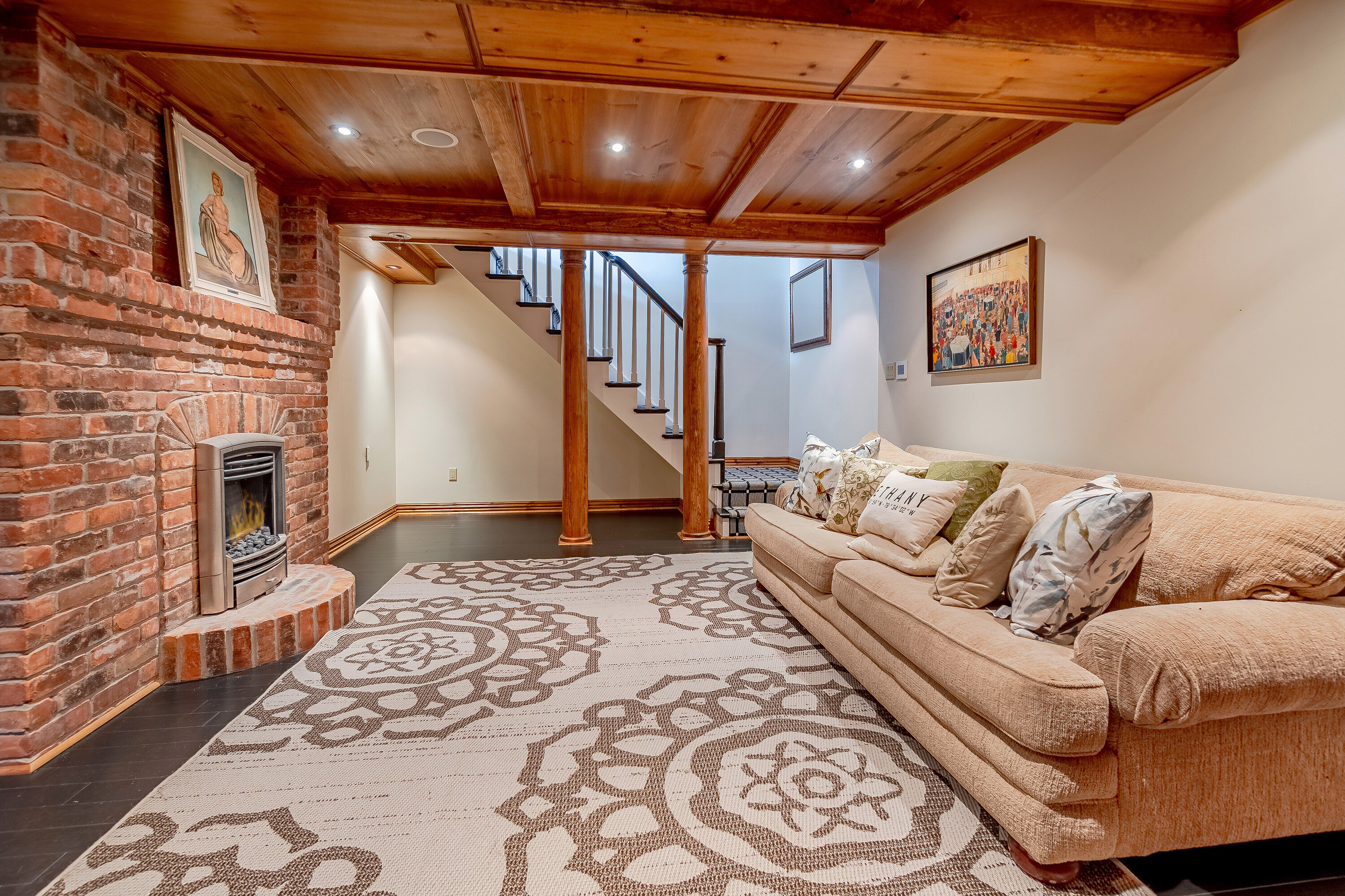  Custom Charming Home - 物件實景