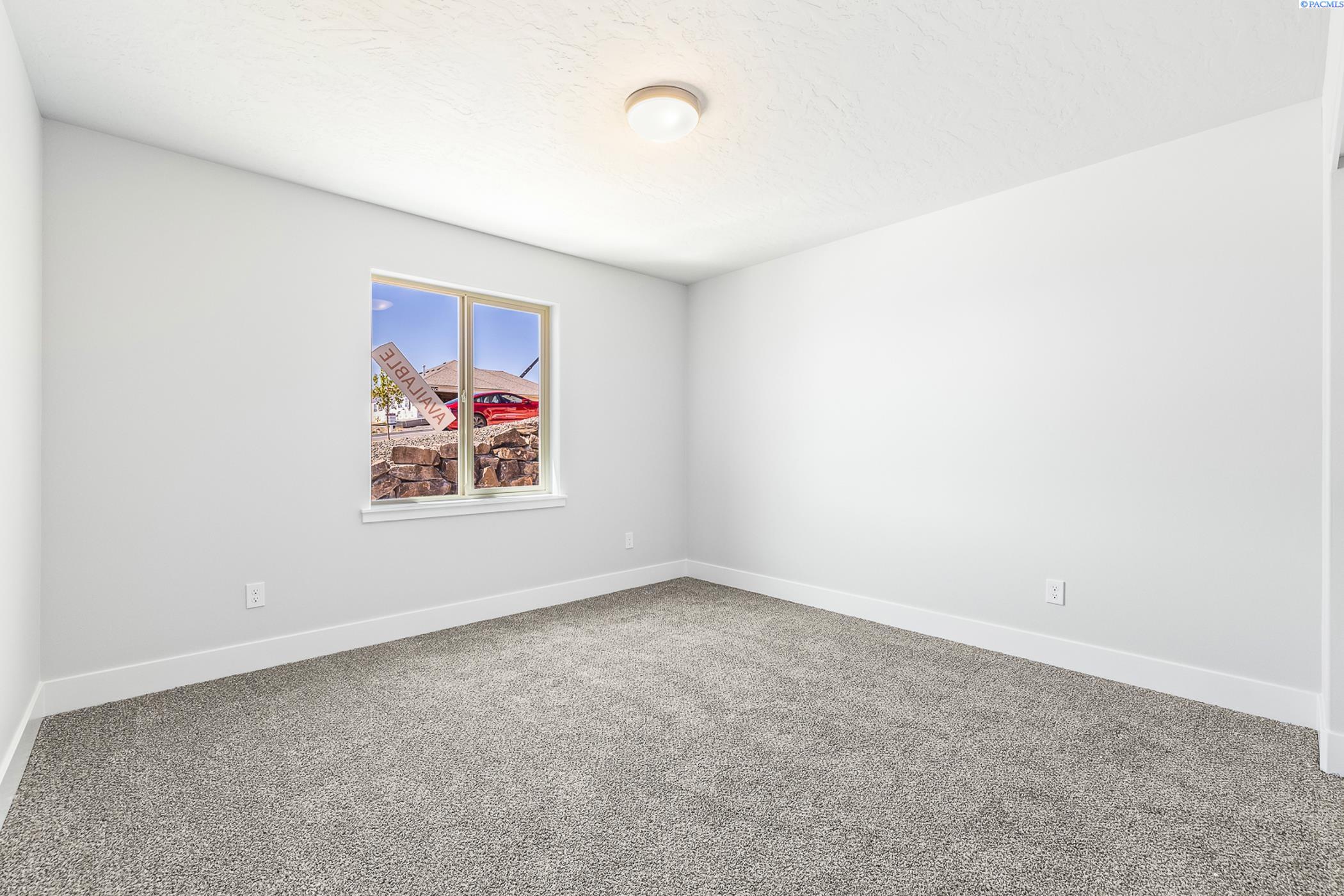 Kennewick, Washington, 99338, United States, 3 Bedrooms Bedrooms, ,1 BathroomBathrooms,Residential,For Sale,1803967