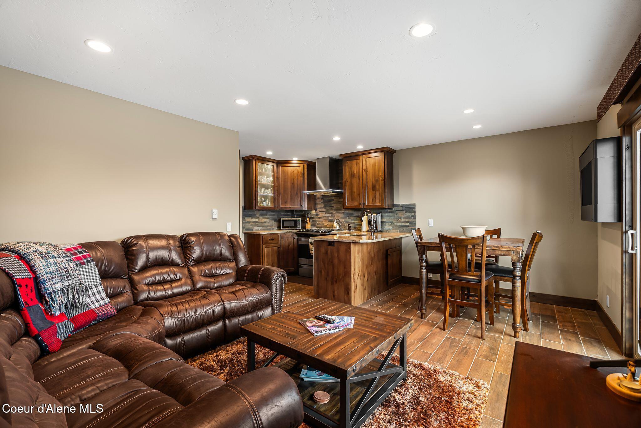 Sandpoint, Idaho, 83864, United States, 1 Bedroom Bedrooms, ,1 BathroomBathrooms,Residential,For Sale,1994218