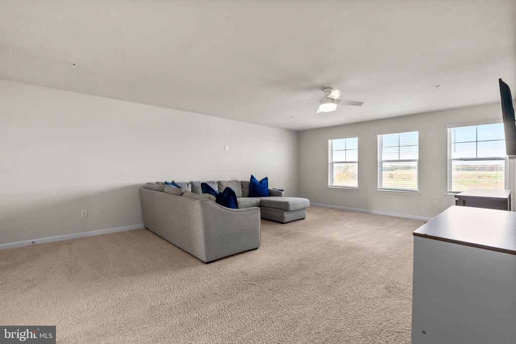 Frederick, Maryland, 21701, United States, 5 Bedrooms Bedrooms, ,4 BathroomsBathrooms,Residential,For Sale,1987107