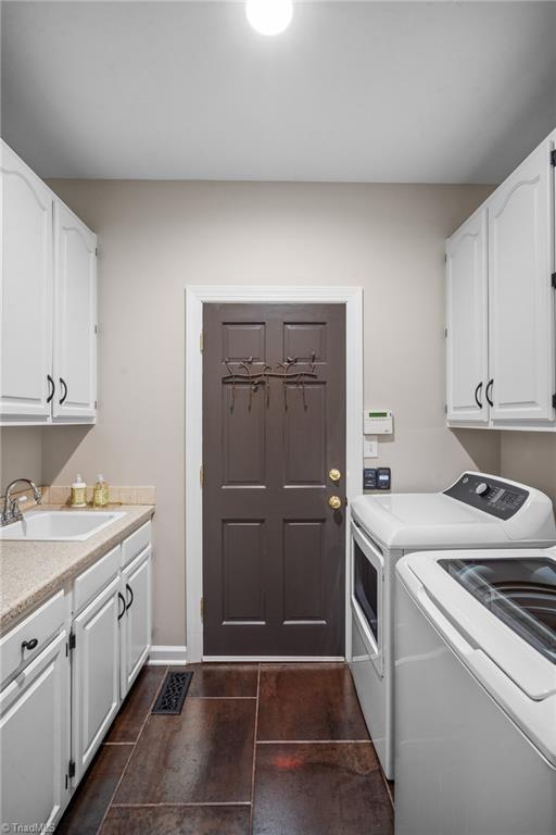 Lexington, North Carolina, 27292, United States, 3 Bedrooms Bedrooms, ,3 BathroomsBathrooms,Residential,For Sale,1925490