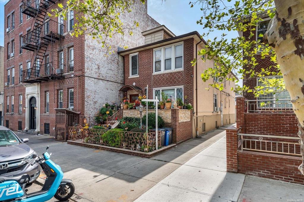 Brooklyn, New York, 11204, United States, 5 Bedrooms Bedrooms, ,3 BathroomsBathrooms,Residential,For Sale,1809100