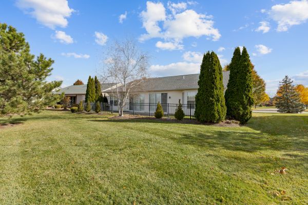 Huntley, Illinois, 60142, United States, 2 Bedrooms Bedrooms, ,2 BathroomsBathrooms,Residential,For Sale,1989906