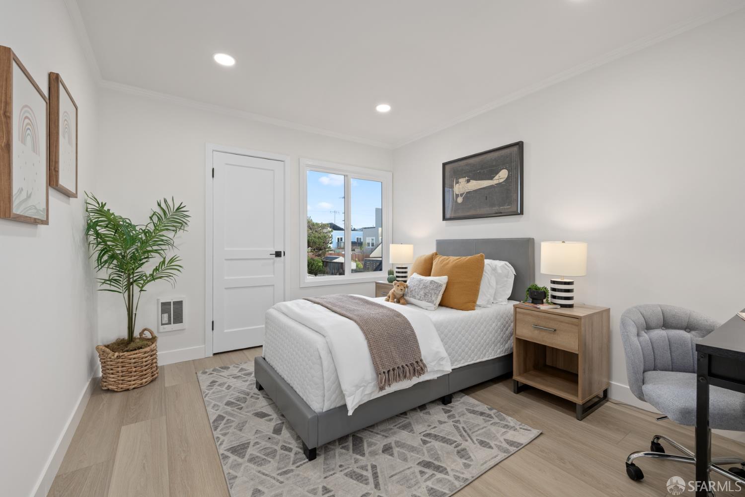 San Francisco, California, 94122, United States, 4 Bedrooms Bedrooms, ,2 BathroomsBathrooms,Residential,For Sale,1987685