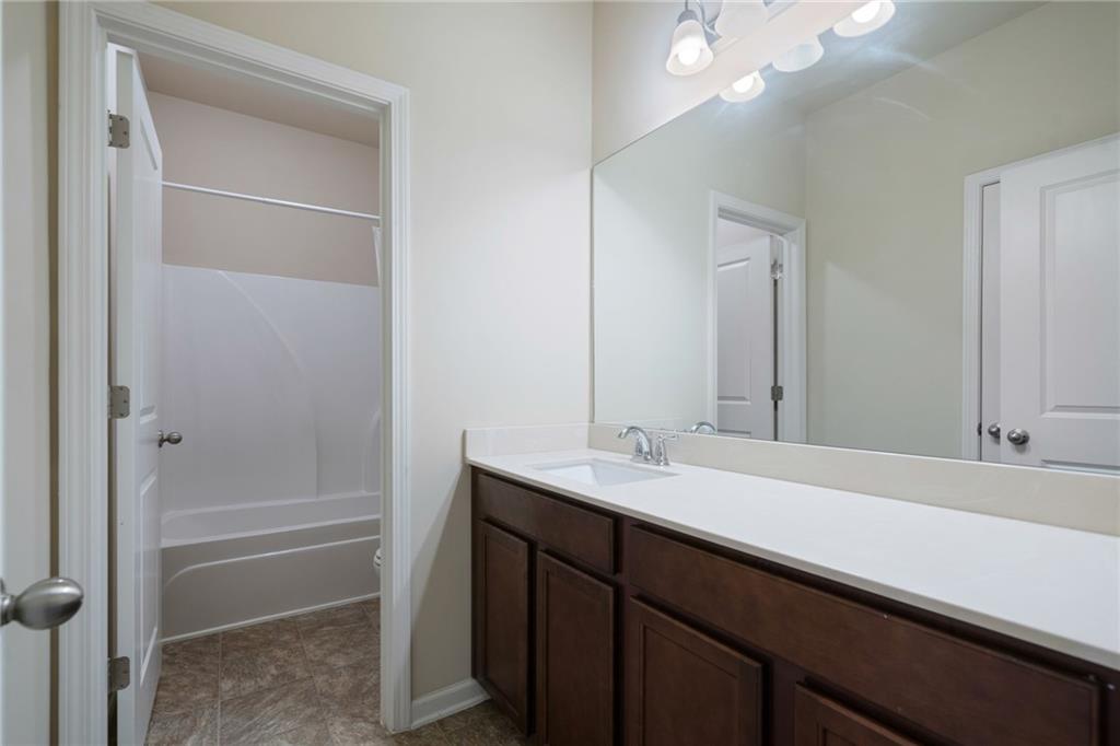 Cumming, Georgia, 30040, United States, 5 Bedrooms Bedrooms, ,4 BathroomsBathrooms,Residential,For Sale,1979728