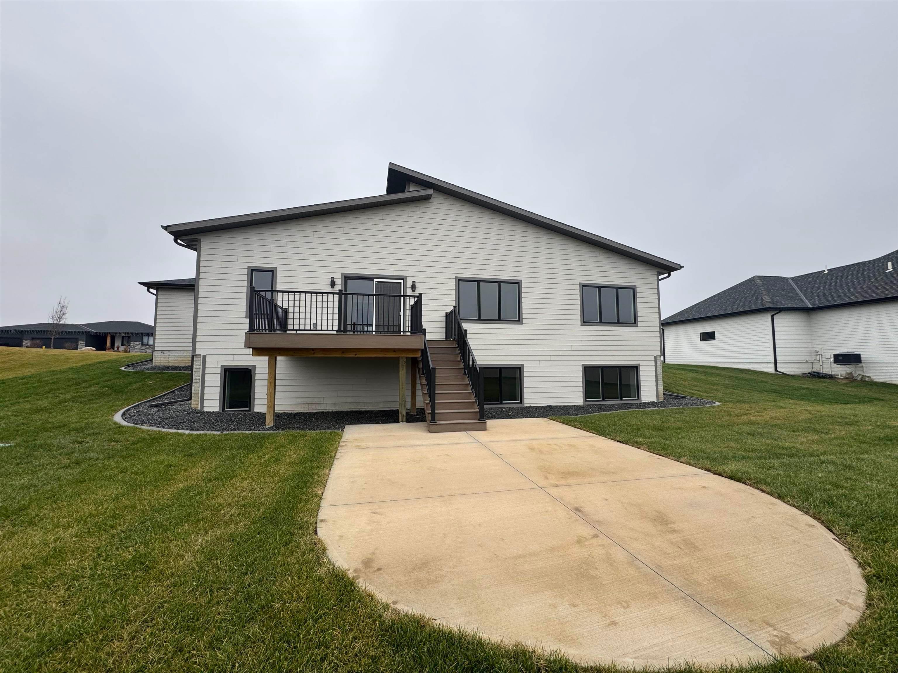 Norfolk, Nebraska, 68701, United States, 4 Bedrooms Bedrooms, ,3 BathroomsBathrooms,Residential,For Sale,1993341