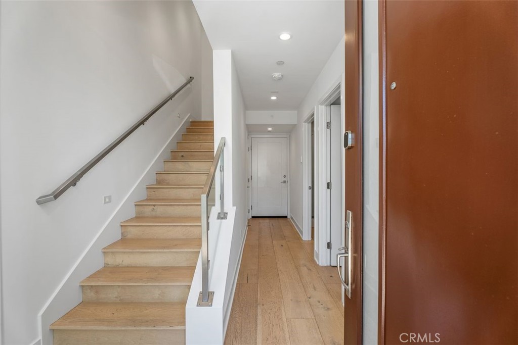 Newport Beach, California, 92663, United States, 2 Bedrooms Bedrooms, ,3 BathroomsBathrooms,Residential,For Sale,1989399