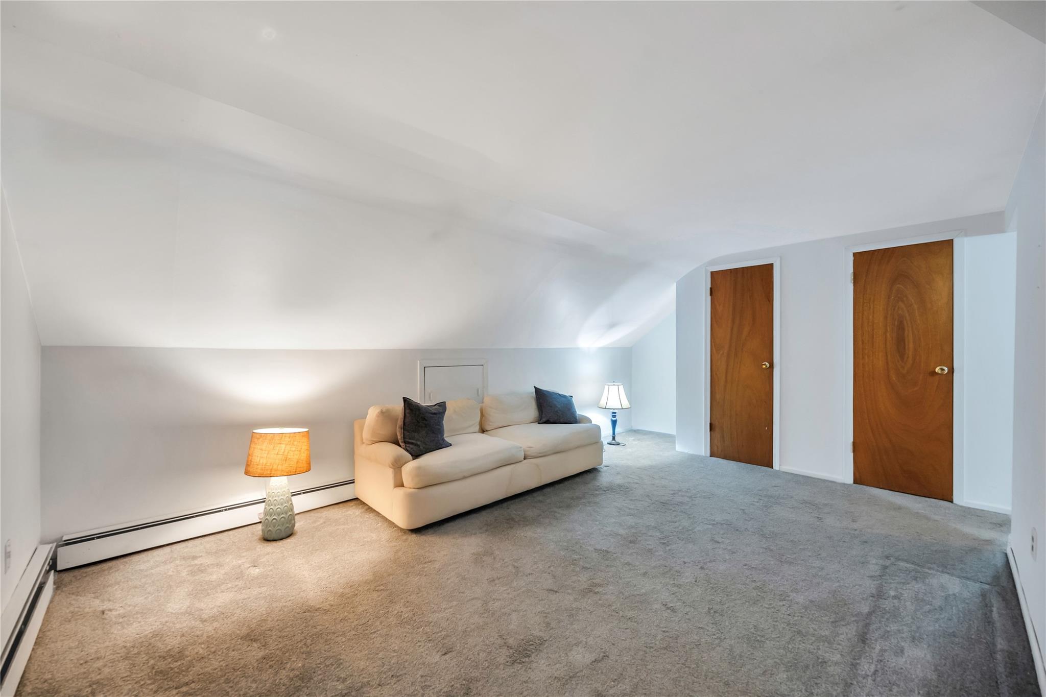 Hauppauge, New York, 11788, United States, 4 Bedrooms Bedrooms, ,2 BathroomsBathrooms,Residential,For Sale,1714342